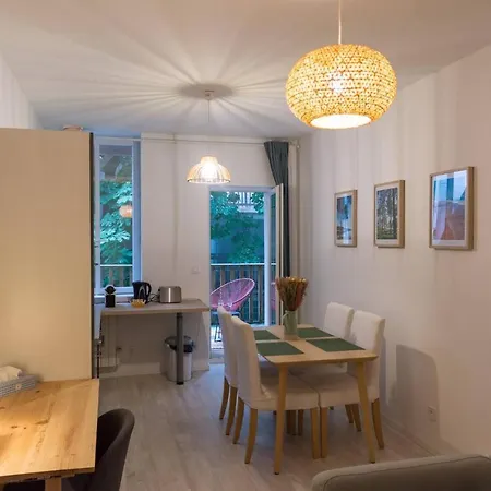 Escapade Dacquoise *